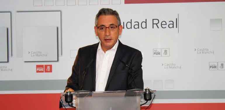 El PSOE exige acabar con las “devoluciones en caliente” y asegura que “poner las concertinas fue un error, y mantenerlas, otro”