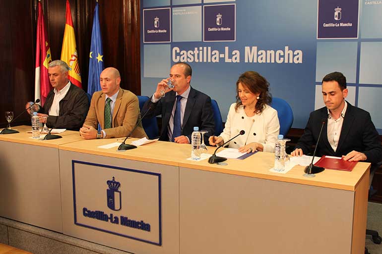 El Gobierno regional firma 113 convenios de Ayuda a Domicilio con ayuntamientos de Guadalajara por importe de 2,7 millones de euros