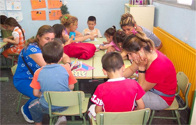 Castilla la Mancha El Gobierno regional facilita a los centros educativos su organización como Comunidad de Aprendizaje para superar el fracaso escolar y mejorar la convivencia
