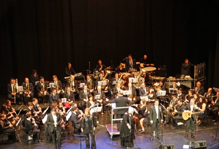 Puertollano Irrepetible concierto de Mocedades y la Banda Sinfónica en el Auditorio Municipal de Pedro Almodóvar