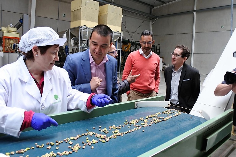 La Junta impulsará la promoción del pistacho en nuestra región