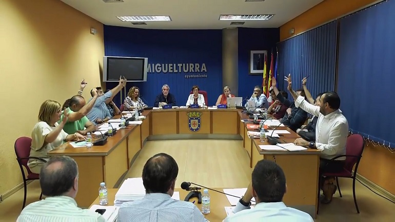 Cs Miguelturra logra el apoyo unánime para invertir 500.000 € de superávit en el arreglo del estadio municipal