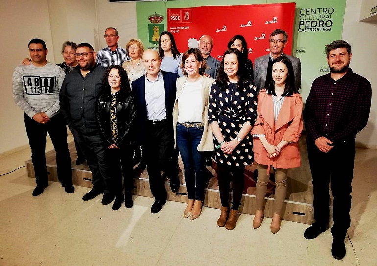 Piedrabuena Fernández respalda a José Luis Cabezas en la presentación de la candidatura del PSOE de Piedrabuena y reivindica oportunidades para las zonas rurales