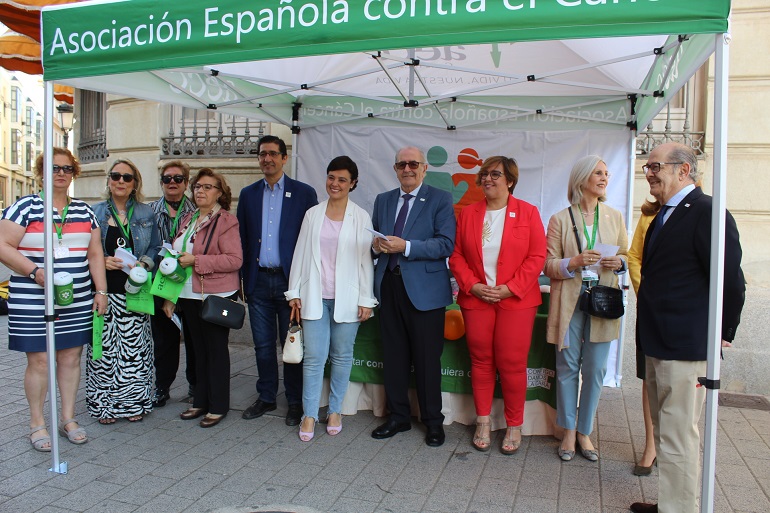 El Gobierno de Castilla-La Mancha agradece a la AECC su trabajo diario y resalta las inversiones realizadas en la detección de la enfermedad