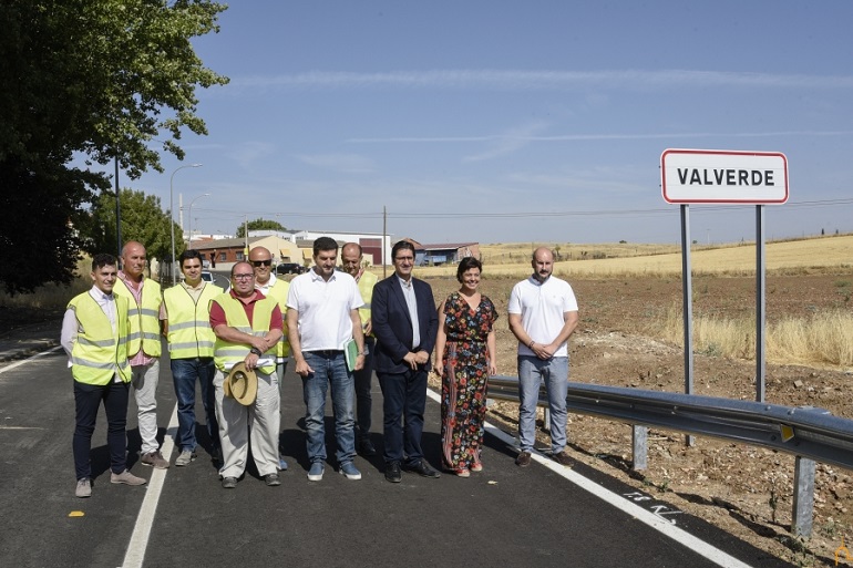La Diputación dota a la pedanía de Valverde de accesos seguros y de una travesía digna y accesible
