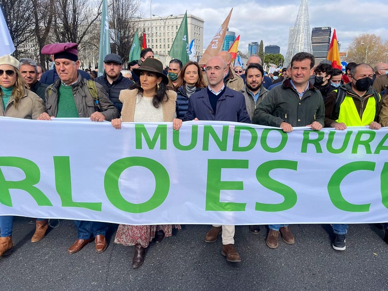 Vox Ciudad Real en apoyo del mundo rural acudió a Madrid encabezado por el diputado Ricardo Chamorro