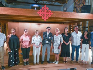Las inspectoras de la UNESCO se acercan, junto al presidente de la Diputación, a los vinos de la provincia y escuchan al Quijote más flamenco
