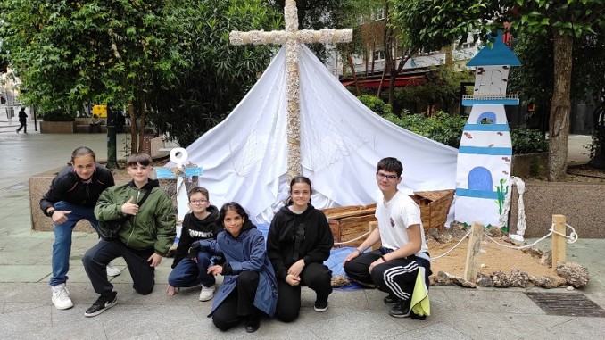 Cruz de la Asociación Juvenil La Daga Dorada, en la Plaza del Pilar, Ciudad Real