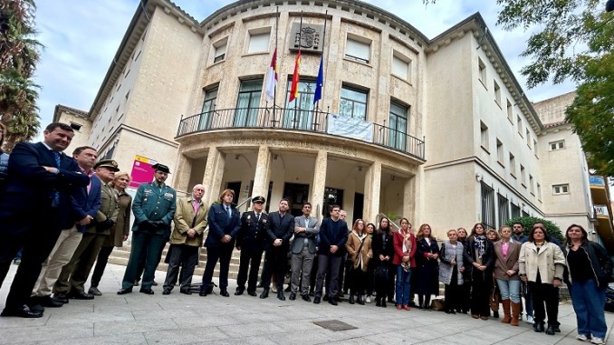 Ciudad Real se une en silencio Minuto de respeto por las víctimas de la DANA