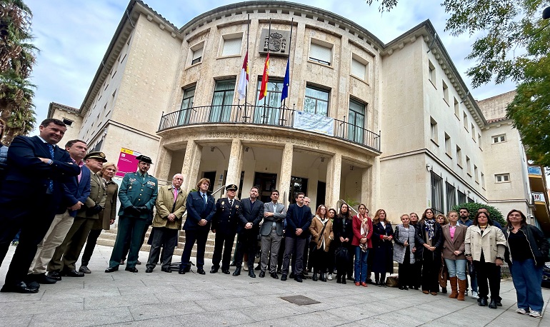 Ciudad Real se une en silencio Minuto de respeto por las víctimas de la DANA