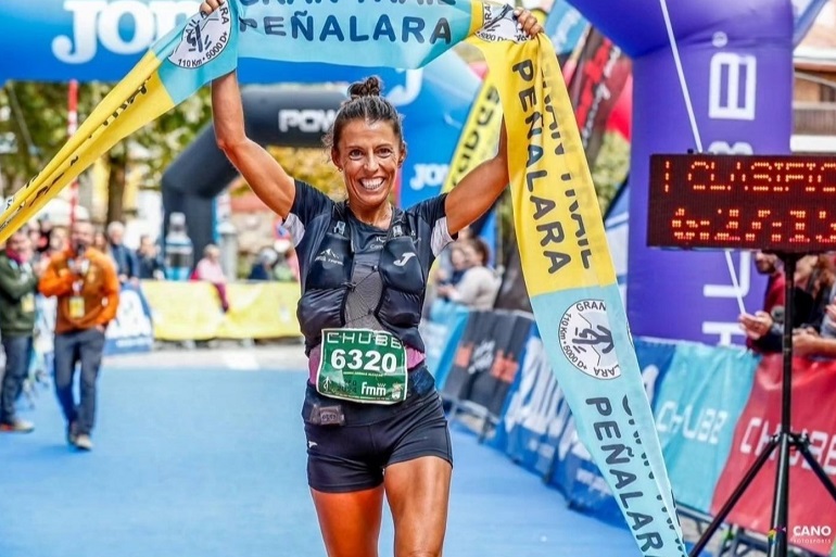 Gemma Arenas desafía al tiempo y conquista Peñalara diez años después