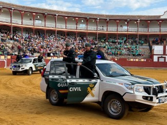 La exhibición de la Guardia Civil en Ciudad Real reúne a más de 3.500 alumnos por el Día del Pilar