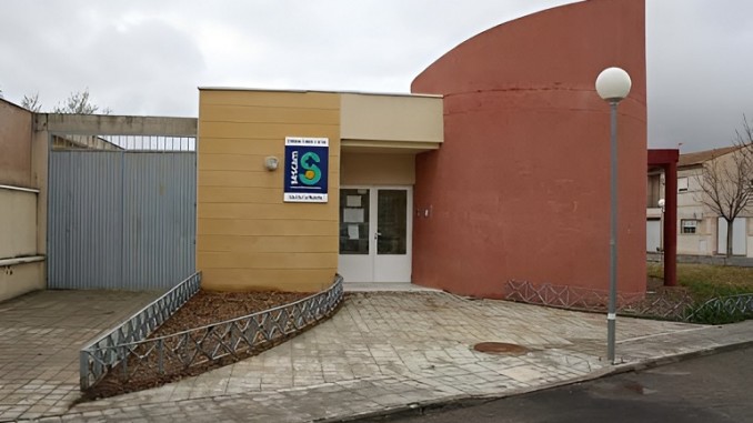 Nueva agresión a un médico en Poblete El paciente irrumpe violentamente en el centro de salud y golpea al facultativo