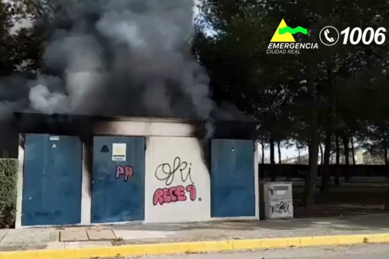Los bomberos de Valdepeñas frenan un incendio y una fuga de gas