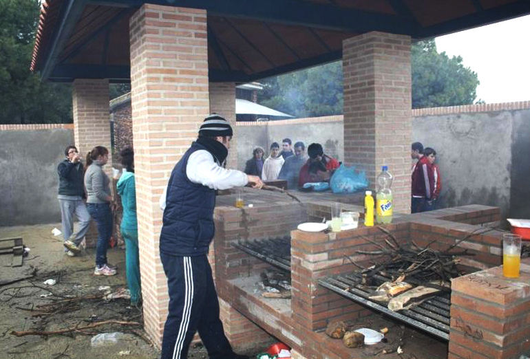 Puertollano Protección Civil advierte la prohibición de hacer fuego en la Dehesa Boyal fuera de las barbacoas