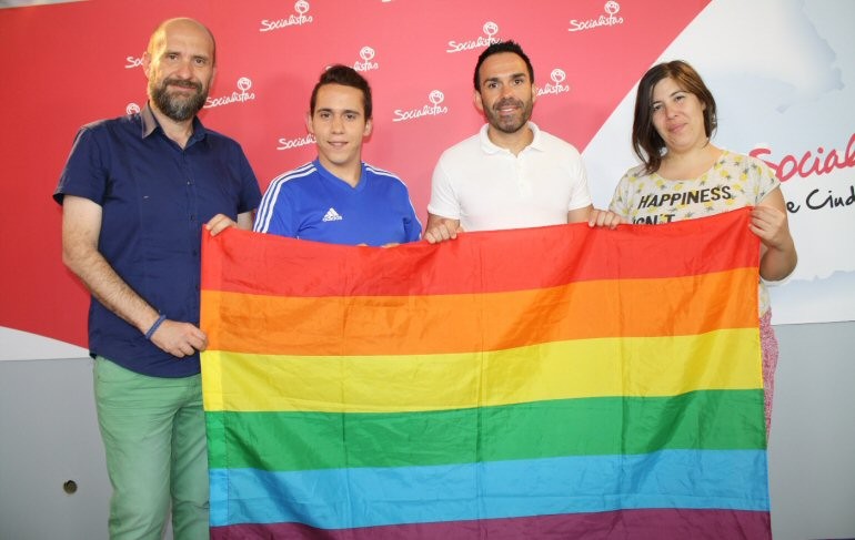Ciudad-Real-El-LGTBI-del-PSOE-de-Castilla-La-Mancha-y-la-nueva-asociación-LGTBQ-aunan-esfuerzos-en-la-lucha-contra-la-homofobia-770x487