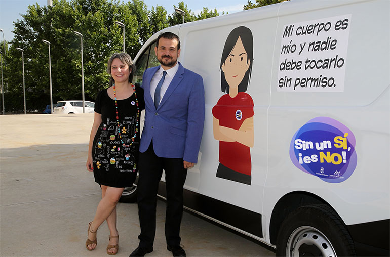 El Gobierno regional pone en marcha la primera campaña en España de concienciación para prevenir la 'violación en cita'