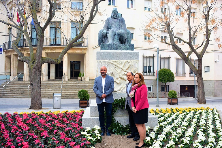 Ciudad Real Cervantes vuelve a su plaza en el día del libro y en el aniversario de su fallecimiento