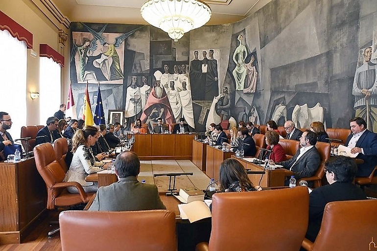 La Diputación de Ciudad Real y la Junta de Comunidades destinan 24 millones de euros para atender con un trabajo a los parados de la provincia