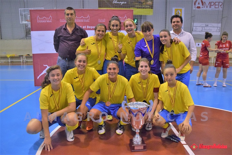 El Salesianos de Puertollano se lleva el Trofeo Diputación de Ciudad Real de Fútbol Sala Femenino
