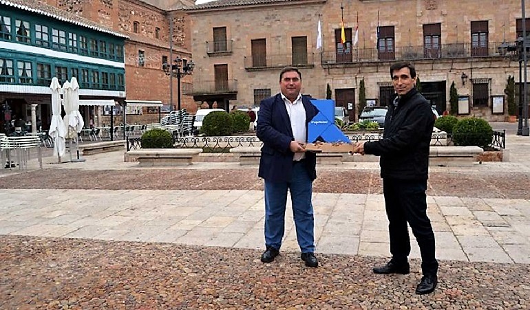 Almagro RSU recibe la Pajarita Azul por la excelencia de su gestión de la recogida selectiva de papel y cartón