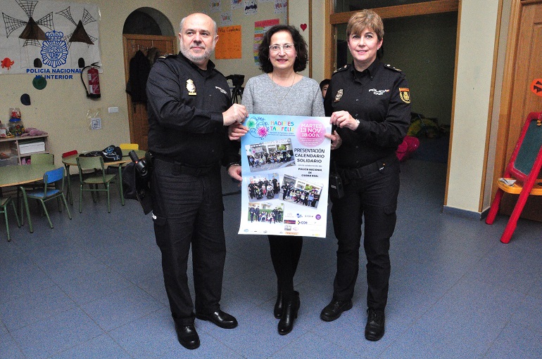 La Policía Nacional de Ciudad Real colabora en la elaboración de un calendario solidario elaborado por la Asociación “Nadie es tan feliz” de Tomelloso.