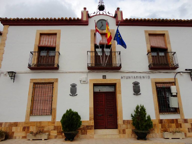 Luciana, Alamillo y Almedina optan al título de Mejor Pueblo de España menor de 2.000 habitantes