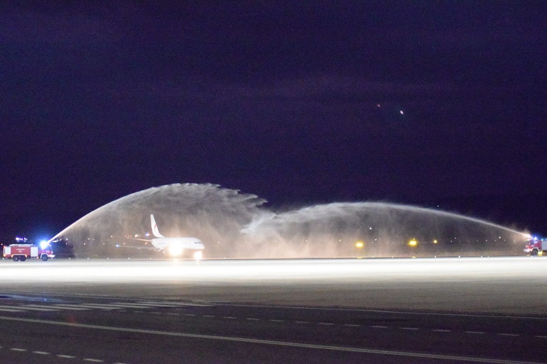El Aeropuerto de Ciudad Real se reinaugura con la llegada del primer avión de la nueva era CRIA