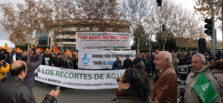 Manifestación de ASAJA contra los recortes de agua