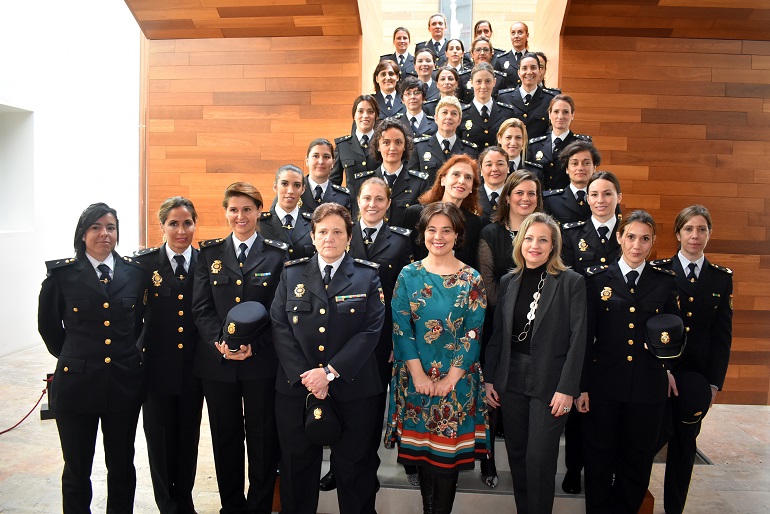 Ciudad Real Pilar Zamora agradece el ejemplo y el trabajo desempeñado por las mujeres policías