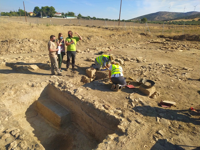 Trabajos arqueológicos buscan nuevos hallazgos sobre la bodega romana de Valdepeñas