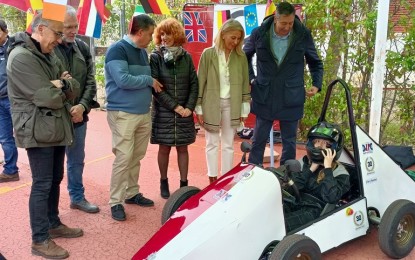 Ciudad Real asiste a la presentación de su primer coche eléctrico realizado por alumnos del IES Maestre de Calatrava