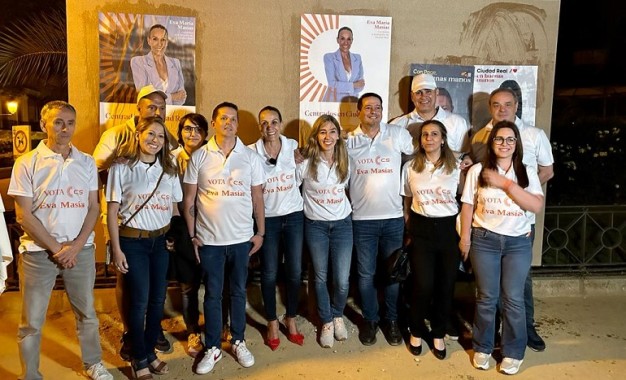 Ciudadanos Ciudad Real arranca oficialmente su campaña electoral con la tradicional pega de carteles