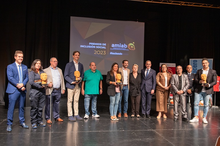 Amiab Puertollano celebra los premios de inclusión social ‘Hechos de acero’ reconociendo el trabajo a favor de las personas con discapacidad en una tarde muy emotiva
