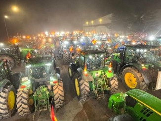 Las protestas agrarias paralizan las carreteras en Ciudad Real Los agricultores reclaman cambios en las políticas europeas