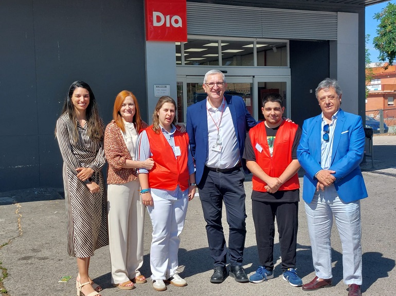 Dia, Fundación Soliss y Grupo CECAP visitan a los participantes que realizan la capacitación laboral, dentro de la línea FUTUREMPLEO