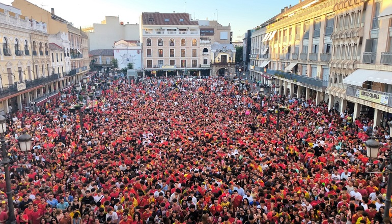 Más de 5.000 aficionados abarrotaron la Plaza Mayor de Ciudad Real en una fiesta desenfrenada por el triunfo de España en la Eurocopa 2024