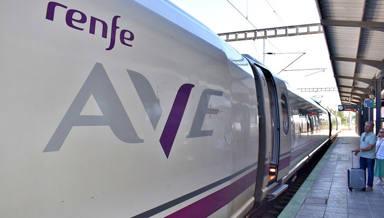 Puertollano exigirá paradas en trenes AVE Madrid-Granada y Madrid-Huelva para favorecer la movilidad y el desarrollo económico