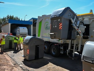 RSU incorpora dos nuevos camiones de carga lateral para reducir costes