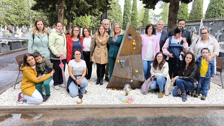 El Cementerio de Ciudad Real inaugura un espacio de homenaje para bebés fallecidos Un lugar de duelo y recuerdo para las familias