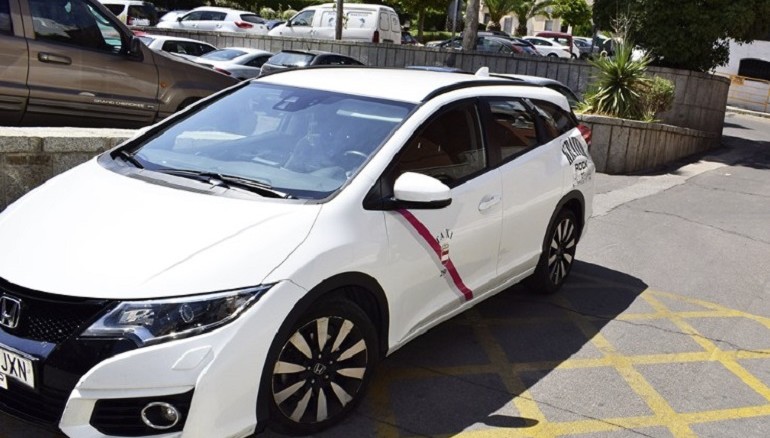 Puertollano renueva su flota de taxis 15 Aspirantes compiten por las licencias