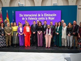 Ciudad Real se une contra la violencia de género Un acto institucional cargado de compromiso y emoción