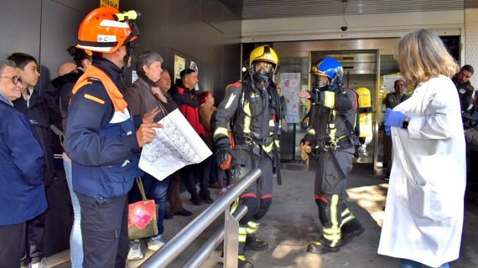 Simulacro de incendio en el Centro de Salud IV de Puertollano Un ejercicio de emergencia realista para garantizar la seguridad de pacientes y personal