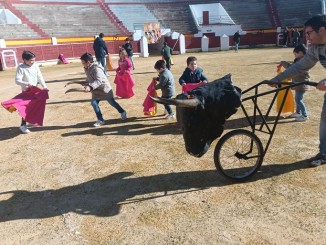 Daimiel vive la fiesta brava Éxito rotundo del III Taller de Toreo de Salón con Carlos Aranda