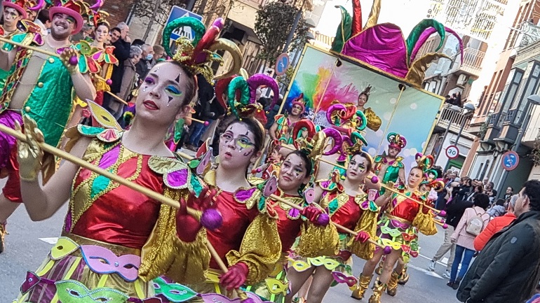 Valdepeñas convoca el XLIII Concurso Regional de Carrozas y Comparsas del Carnaval 2025