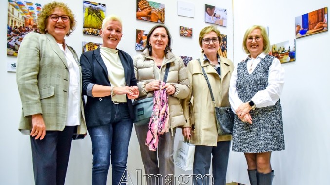 El Arte de las Manos Una exposición de FotoclickCiudadReal que captura el alma de la artesanía en Ciudad Real y revive la herencia cultural