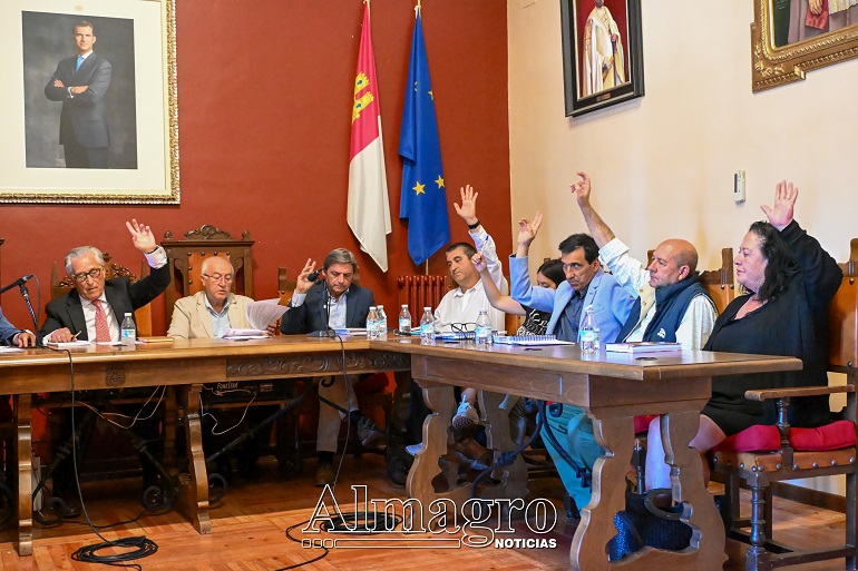 Almagro aprueba por mayoría absoluta los nombramientos en entidades supramunicipales tras un tenso enfrentamiento entre PP y Genaro Galán