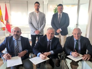 El Ayuntamiento de Ciudad Real y el SCIS firman un convenio para que los bomberos entrenen en instalaciones deportivas municipales en el 2025