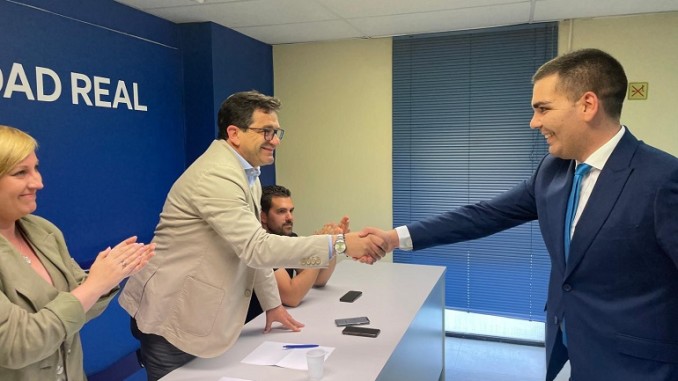 El Comité del PP respalda a Fran Núñez y arremete contra la 'opacidad socialista' en plena crisis en Almagro