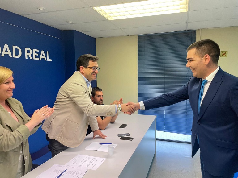 El Comité del PP respalda a Fran Núñez y arremete contra la 'opacidad socialista' en plena crisis en Almagro